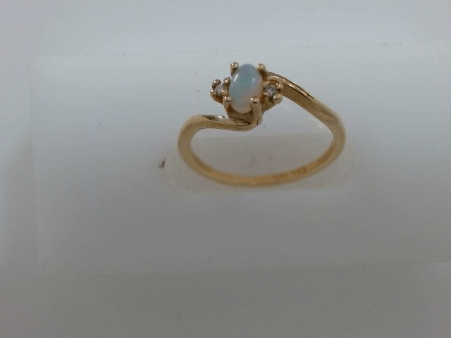 Lady's Yellow 10 Karat Oval Op