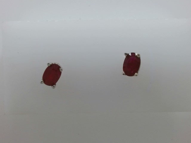 Lady's White 14 Karat Ruby Stu