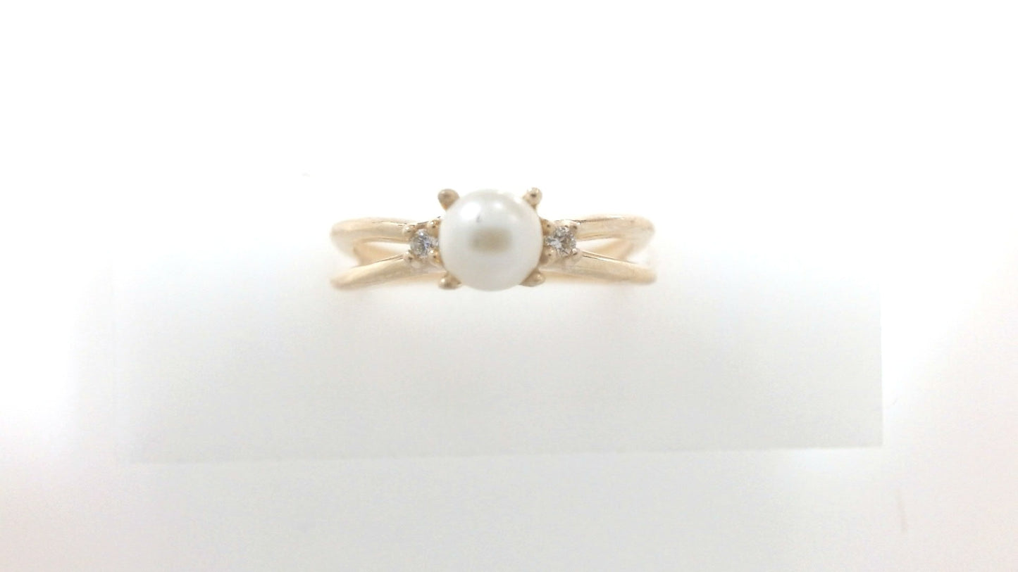 Lady's Yellow 10 Karat Ring Si