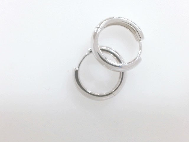 Lady's White Ss Half Roind Hug