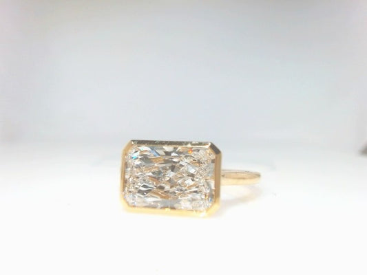 Lady's 3.10 Ct Yellow 14 Karat Wedding Band