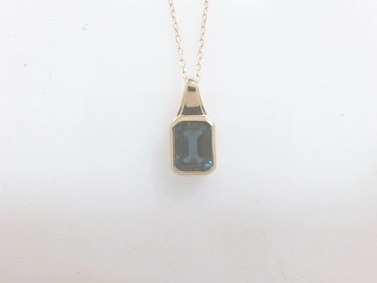 Lady's Yellow 14 Karat Pendant